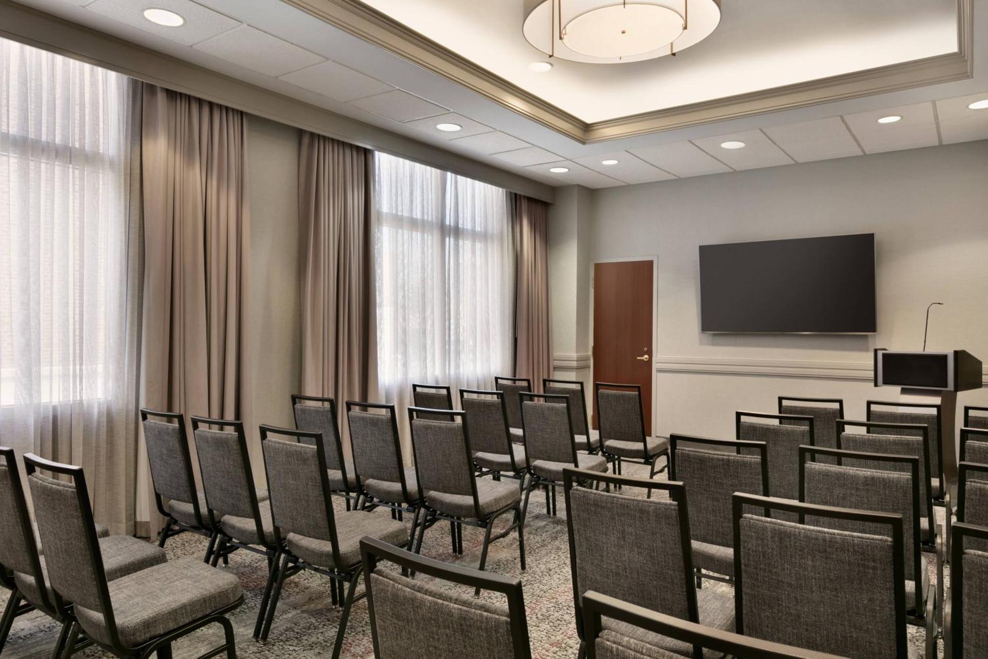 Courtyard By Marriott Tysons Mclean Hotel Tysons Corner Exterior foto