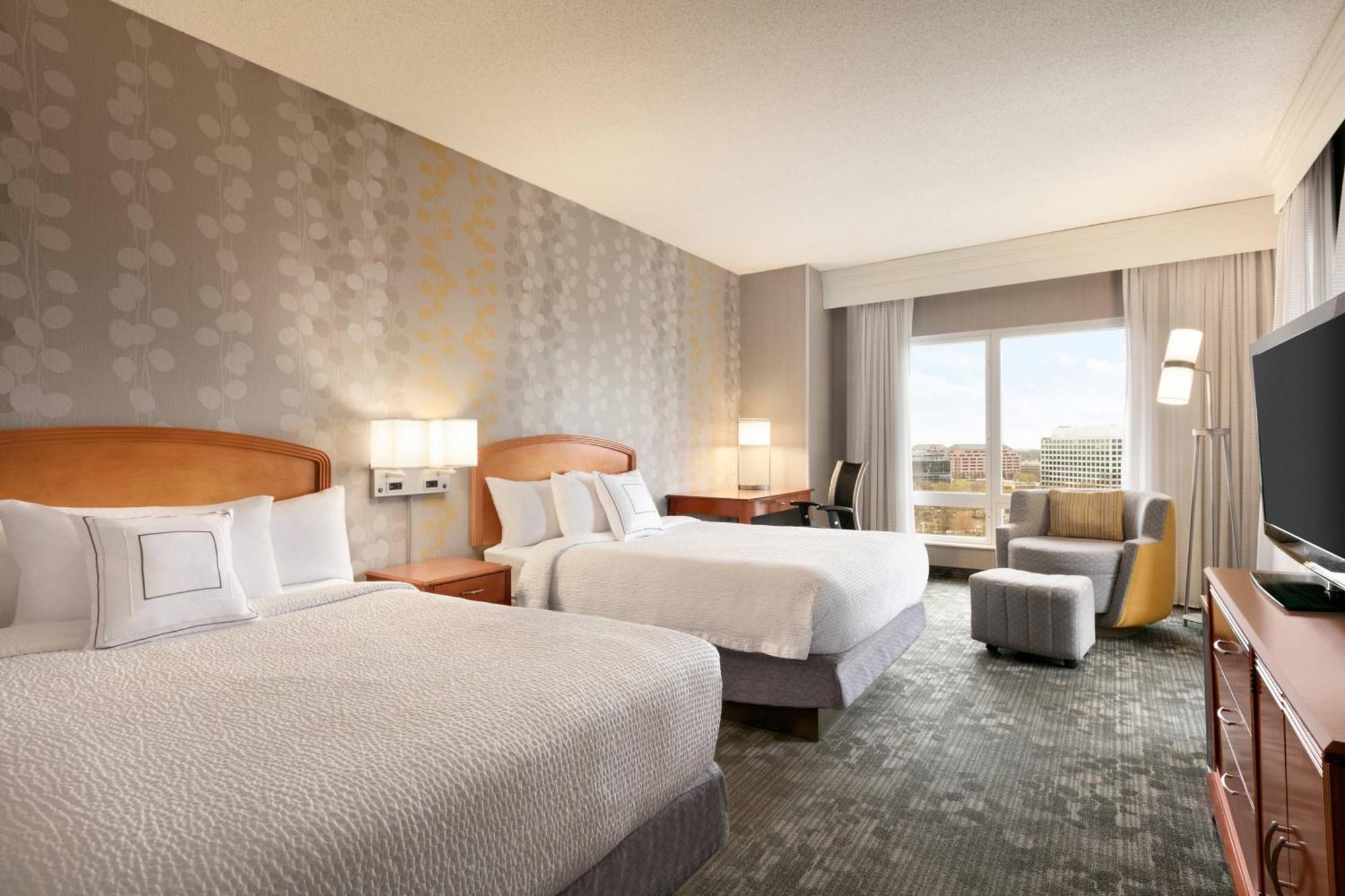 Courtyard By Marriott Tysons Mclean Hotel Tysons Corner Exterior foto