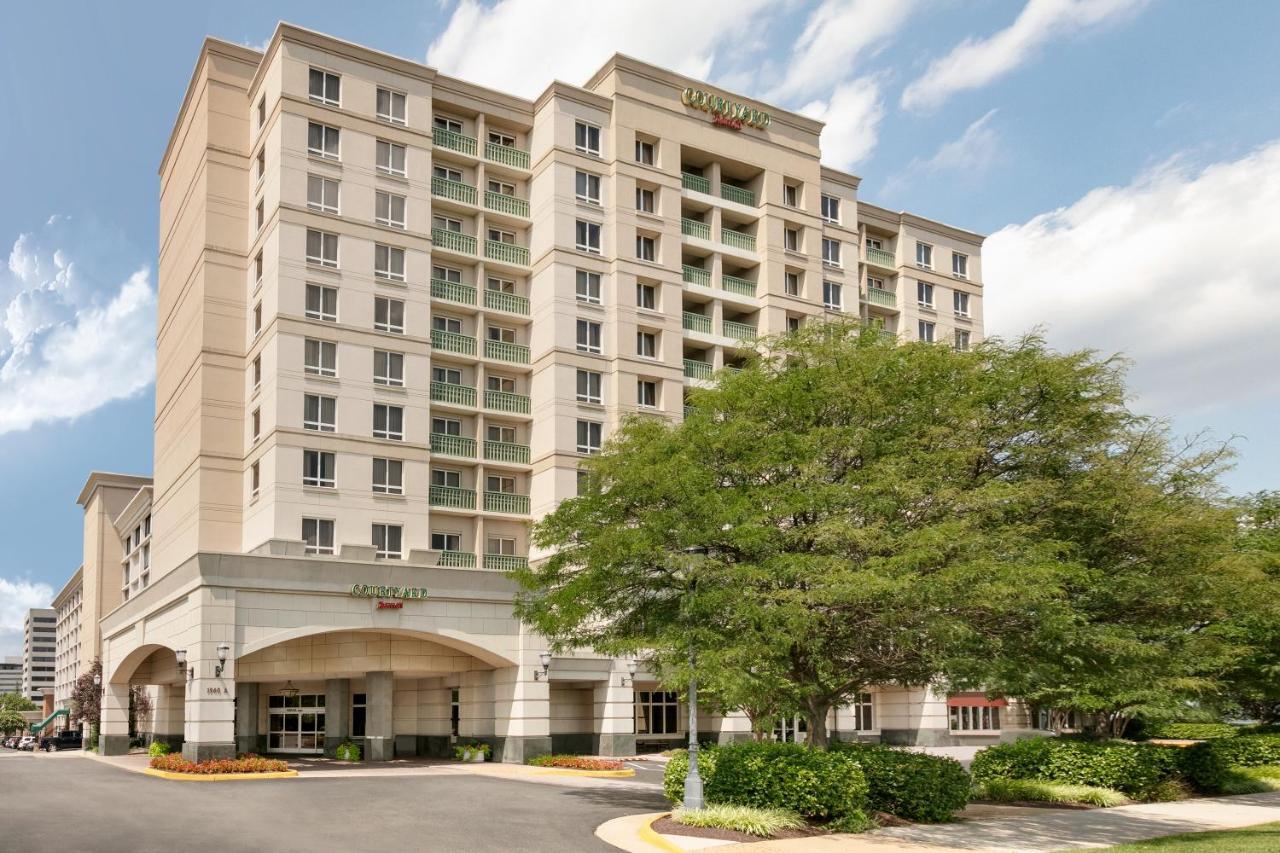 Courtyard By Marriott Tysons Mclean Hotel Tysons Corner Exterior foto